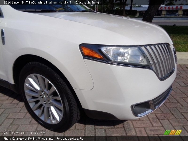 White Platinum Metallic Tri-Coat / Light Stone 2010 Lincoln MKT FWD