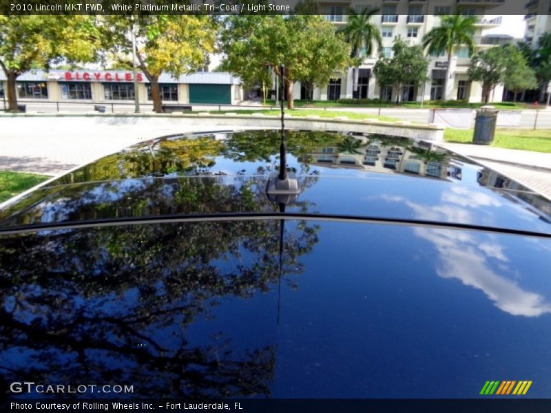 Sunroof of 2010 MKT FWD