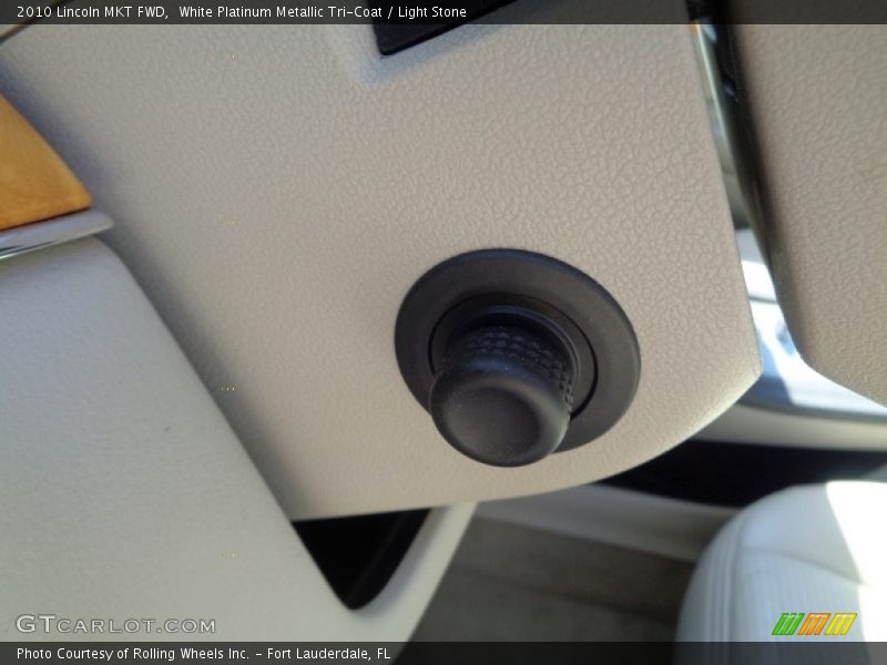 White Platinum Metallic Tri-Coat / Light Stone 2010 Lincoln MKT FWD