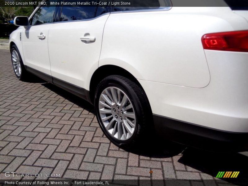 White Platinum Metallic Tri-Coat / Light Stone 2010 Lincoln MKT FWD