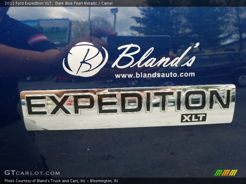 Dark Blue Pearl Metallic / Camel 2011 Ford Expedition XLT