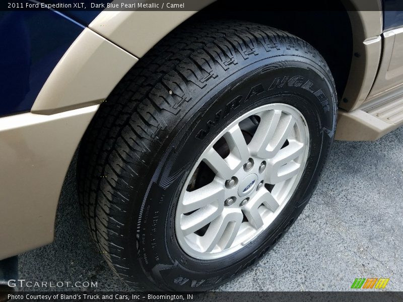 Dark Blue Pearl Metallic / Camel 2011 Ford Expedition XLT
