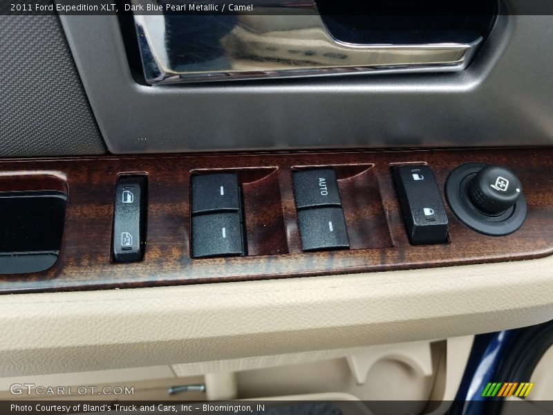 Dark Blue Pearl Metallic / Camel 2011 Ford Expedition XLT