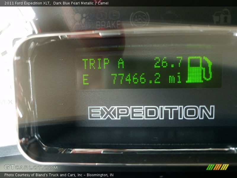 Dark Blue Pearl Metallic / Camel 2011 Ford Expedition XLT