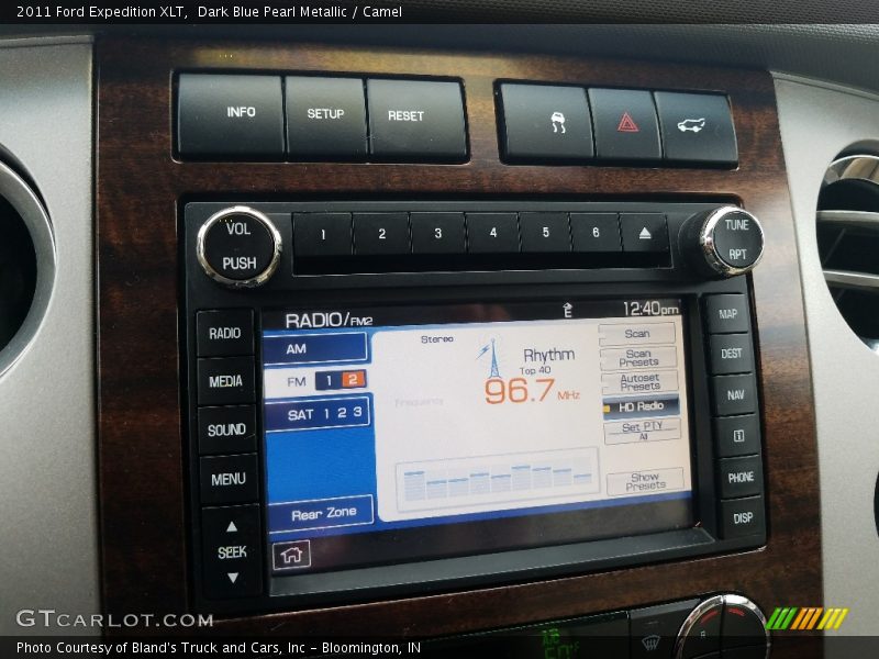 Dark Blue Pearl Metallic / Camel 2011 Ford Expedition XLT