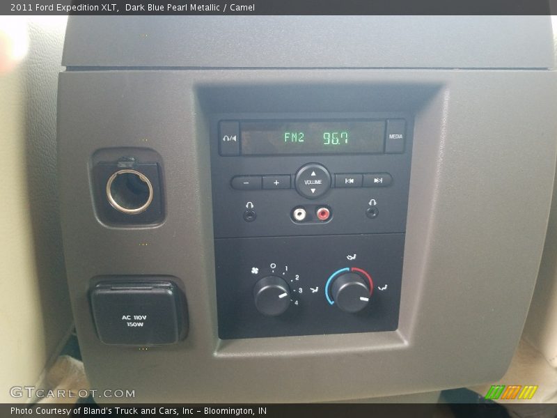Dark Blue Pearl Metallic / Camel 2011 Ford Expedition XLT