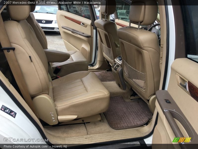 Alabaster White / Macadamia 2007 Mercedes-Benz R 350 4Matic