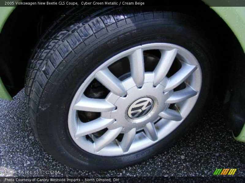 Cyber Green Metallic / Cream Beige 2005 Volkswagen New Beetle GLS Coupe