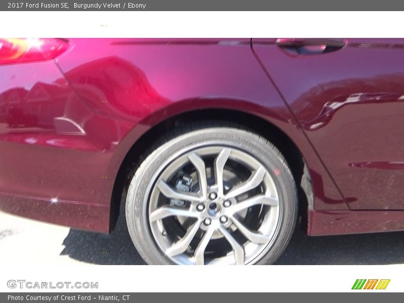 Burgundy Velvet / Ebony 2017 Ford Fusion SE