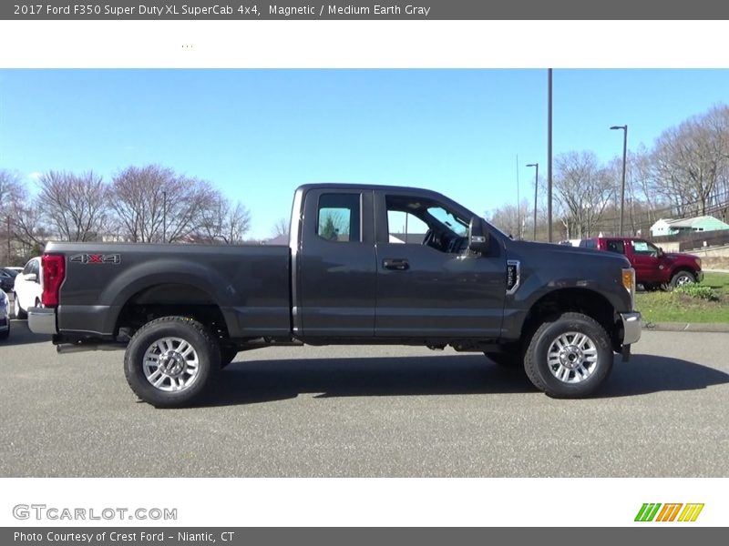 Magnetic / Medium Earth Gray 2017 Ford F350 Super Duty XL SuperCab 4x4