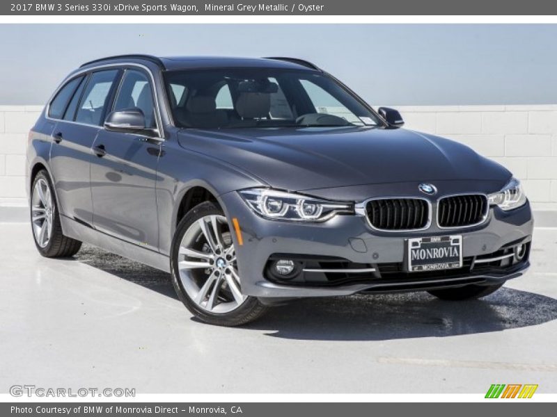 Front 3/4 View of 2017 3 Series 330i xDrive Sports Wagon