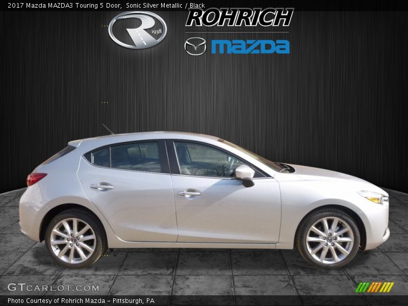 Sonic Silver Metallic / Black 2017 Mazda MAZDA3 Touring 5 Door