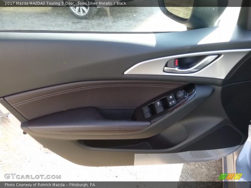 Sonic Silver Metallic / Black 2017 Mazda MAZDA3 Touring 5 Door