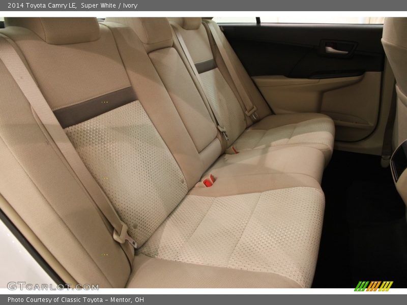 Super White / Ivory 2014 Toyota Camry LE