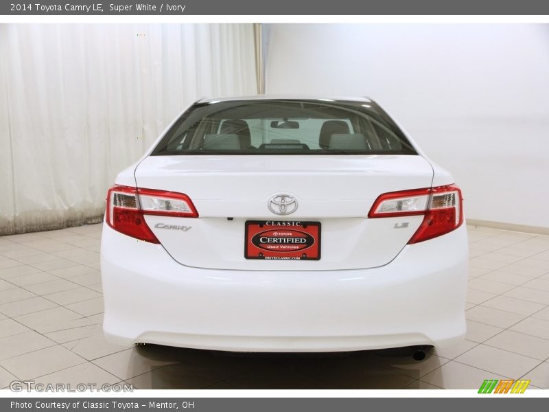 Super White / Ivory 2014 Toyota Camry LE