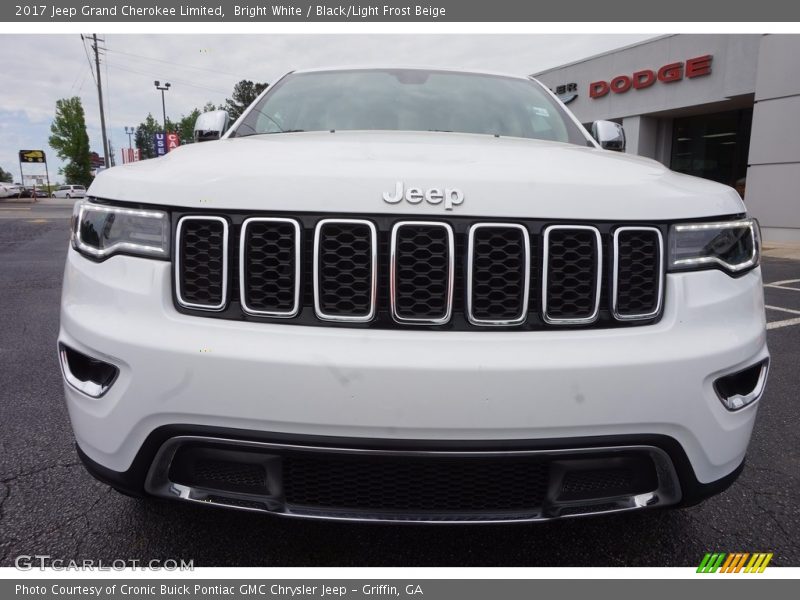 Bright White / Black/Light Frost Beige 2017 Jeep Grand Cherokee Limited