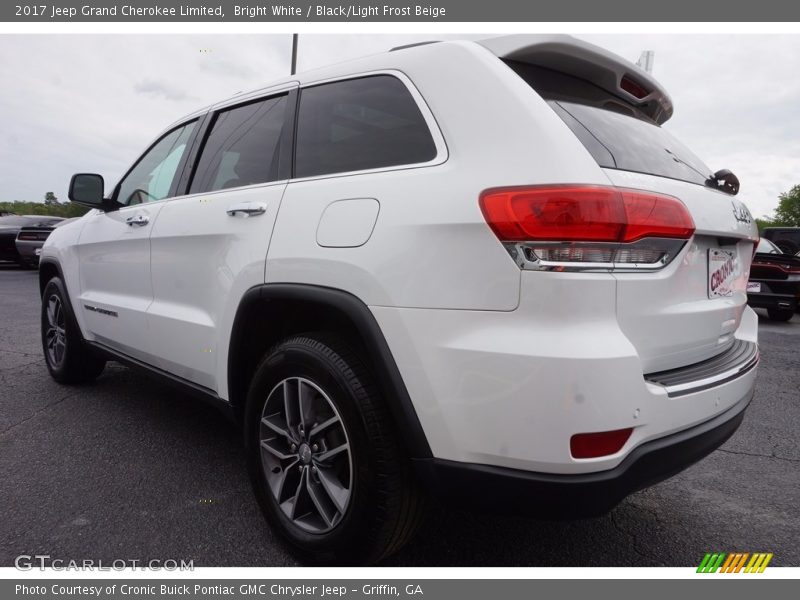 Bright White / Black/Light Frost Beige 2017 Jeep Grand Cherokee Limited