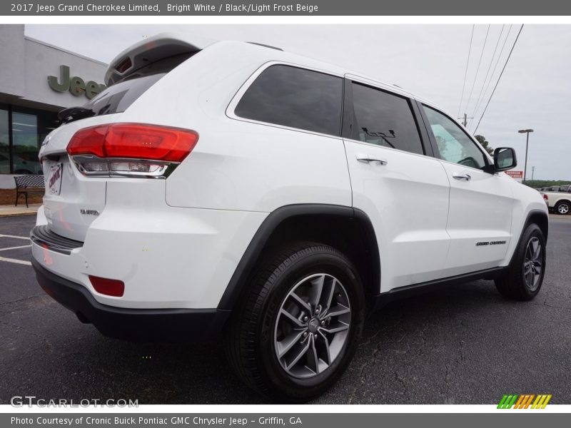 Bright White / Black/Light Frost Beige 2017 Jeep Grand Cherokee Limited