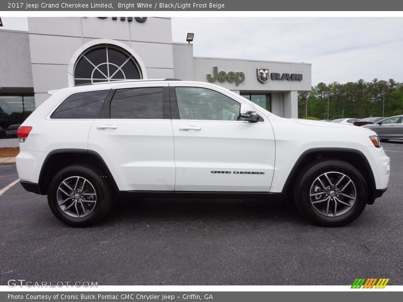 Bright White / Black/Light Frost Beige 2017 Jeep Grand Cherokee Limited