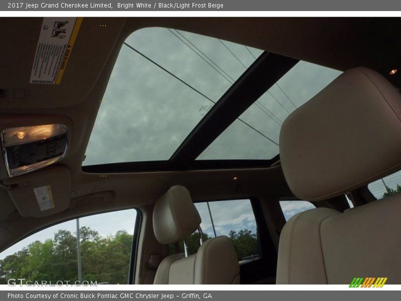 Bright White / Black/Light Frost Beige 2017 Jeep Grand Cherokee Limited