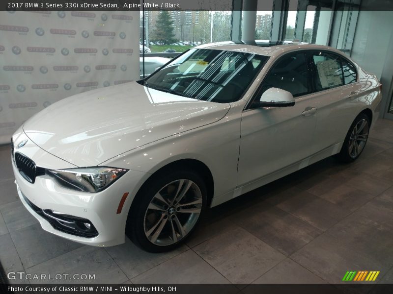 Alpine White / Black 2017 BMW 3 Series 330i xDrive Sedan