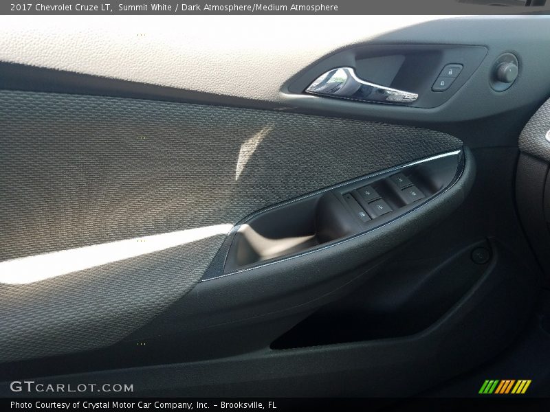 Summit White / Dark Atmosphere/Medium Atmosphere 2017 Chevrolet Cruze LT