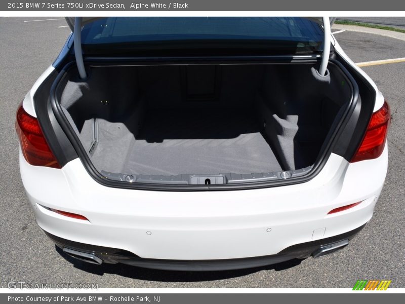 Alpine White / Black 2015 BMW 7 Series 750Li xDrive Sedan