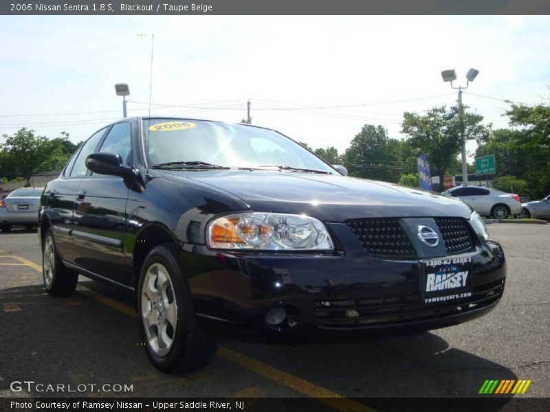 Blackout / Taupe Beige 2006 Nissan Sentra 1.8 S