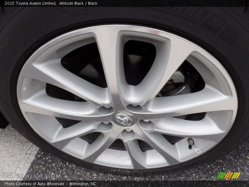 Attitude Black / Black 2015 Toyota Avalon Limited
