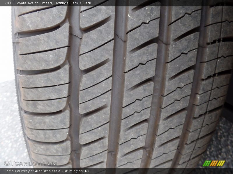 Attitude Black / Black 2015 Toyota Avalon Limited