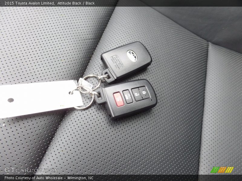 Attitude Black / Black 2015 Toyota Avalon Limited