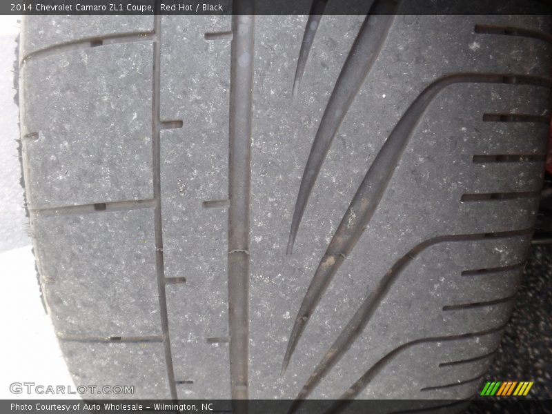 Red Hot / Black 2014 Chevrolet Camaro ZL1 Coupe