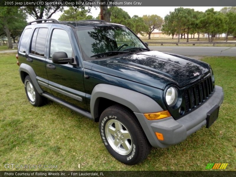 Front 3/4 View of 2005 Liberty CRD Sport 4x4