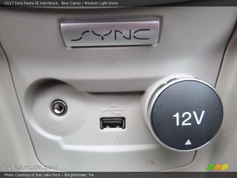 Controls of 2017 Fiesta SE Hatchback