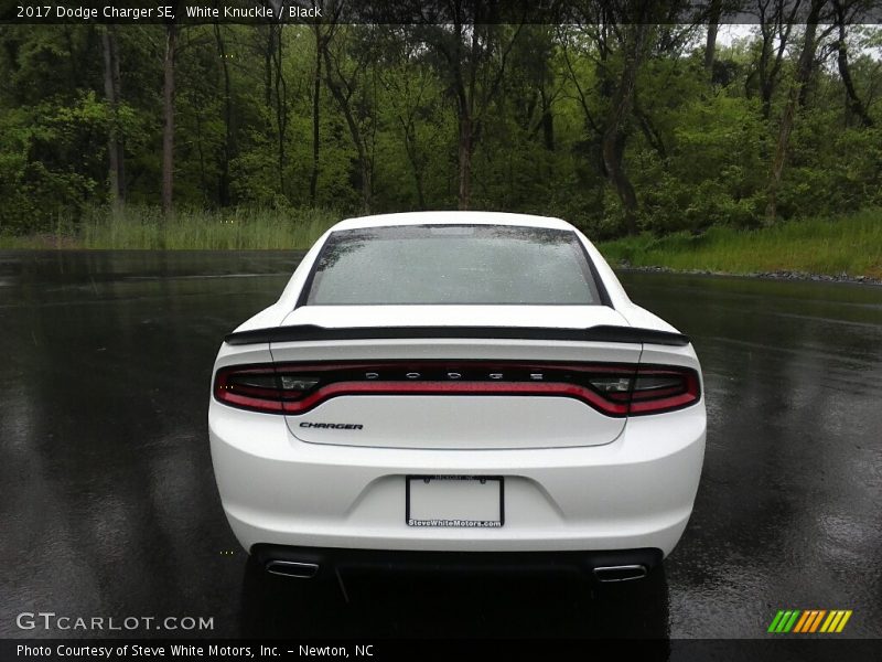 White Knuckle / Black 2017 Dodge Charger SE