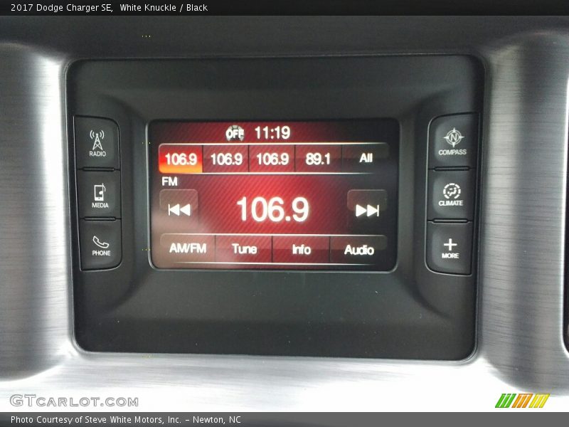 White Knuckle / Black 2017 Dodge Charger SE