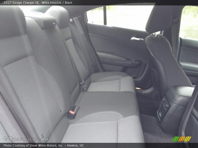 White Knuckle / Black 2017 Dodge Charger SE