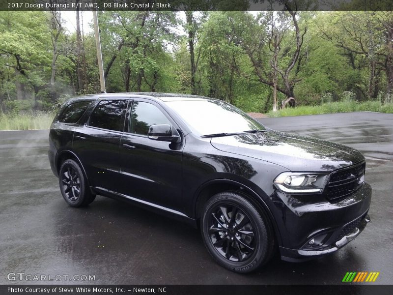 Front 3/4 View of 2017 Durango R/T AWD