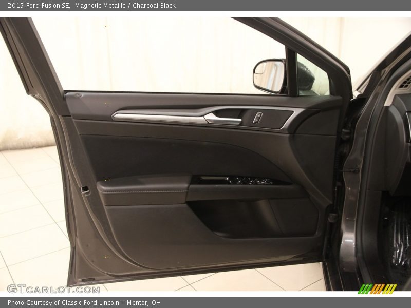 Magnetic Metallic / Charcoal Black 2015 Ford Fusion SE