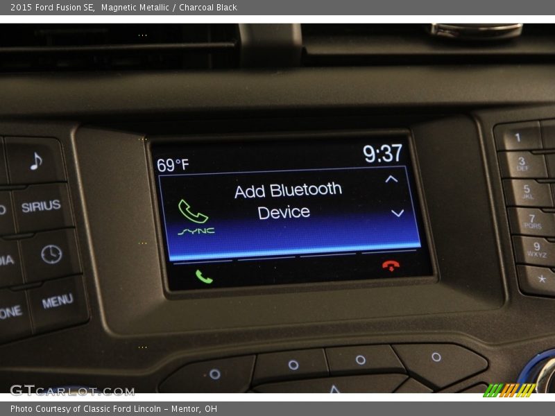 Magnetic Metallic / Charcoal Black 2015 Ford Fusion SE