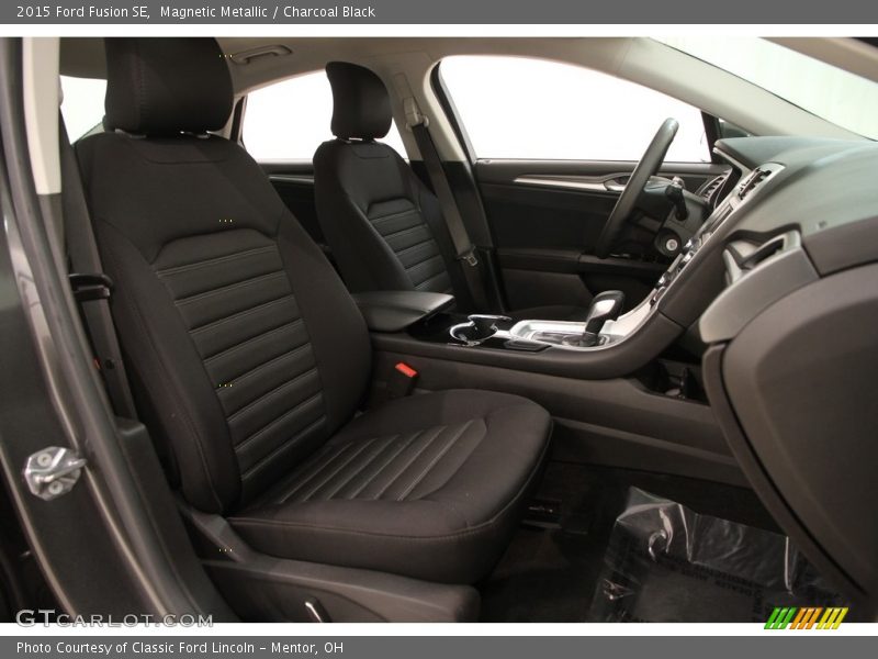 Magnetic Metallic / Charcoal Black 2015 Ford Fusion SE