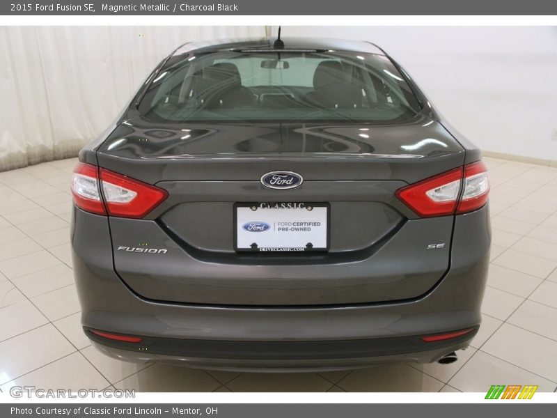 Magnetic Metallic / Charcoal Black 2015 Ford Fusion SE