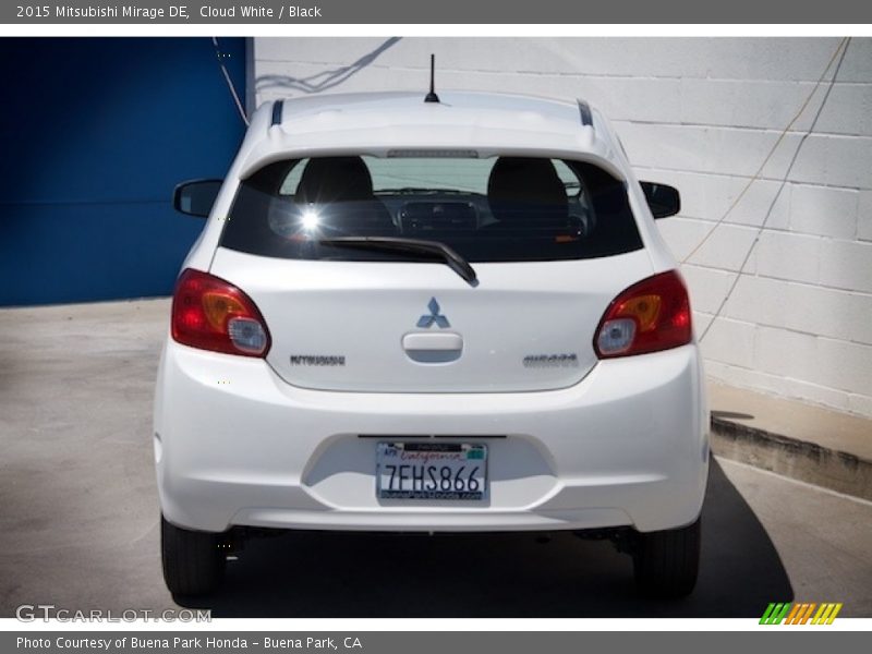 Cloud White / Black 2015 Mitsubishi Mirage DE