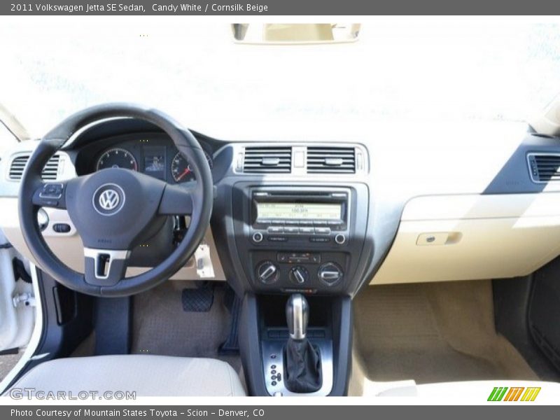 Candy White / Cornsilk Beige 2011 Volkswagen Jetta SE Sedan