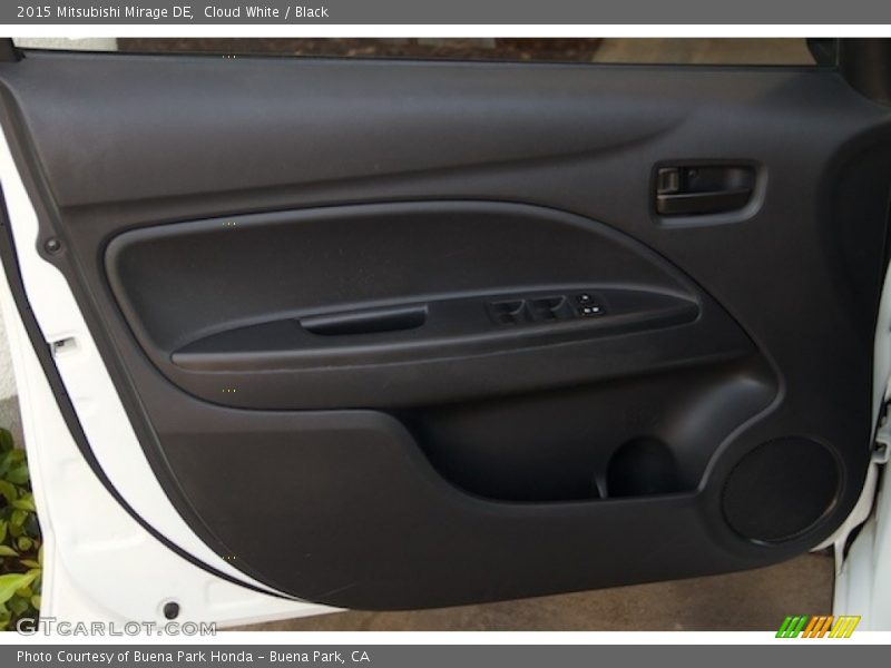 Cloud White / Black 2015 Mitsubishi Mirage DE