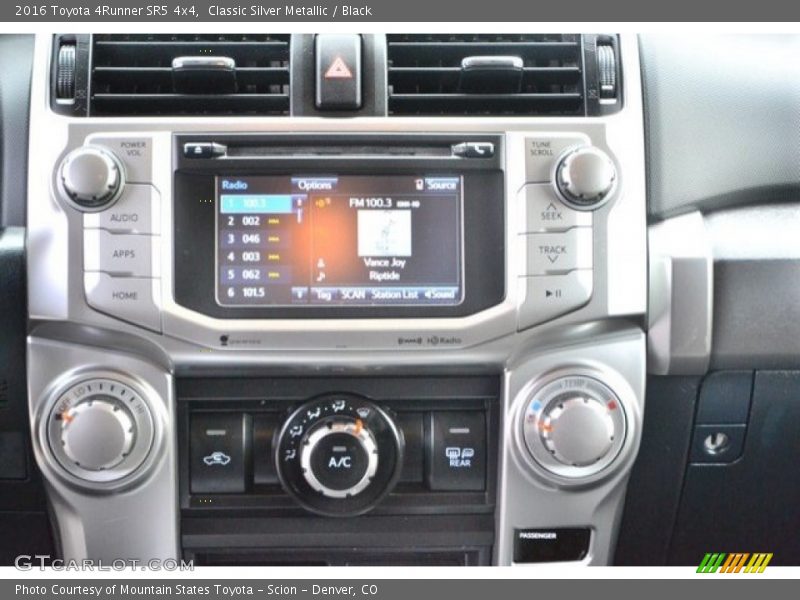Classic Silver Metallic / Black 2016 Toyota 4Runner SR5 4x4