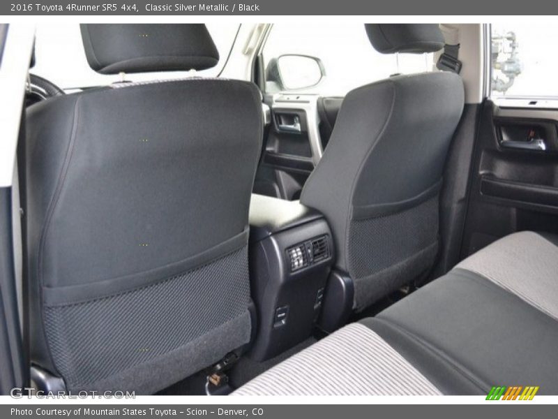 Classic Silver Metallic / Black 2016 Toyota 4Runner SR5 4x4