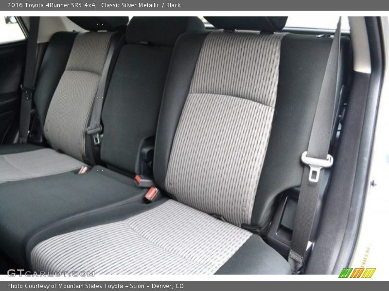 Classic Silver Metallic / Black 2016 Toyota 4Runner SR5 4x4