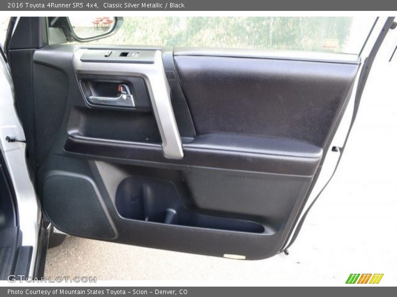 Classic Silver Metallic / Black 2016 Toyota 4Runner SR5 4x4