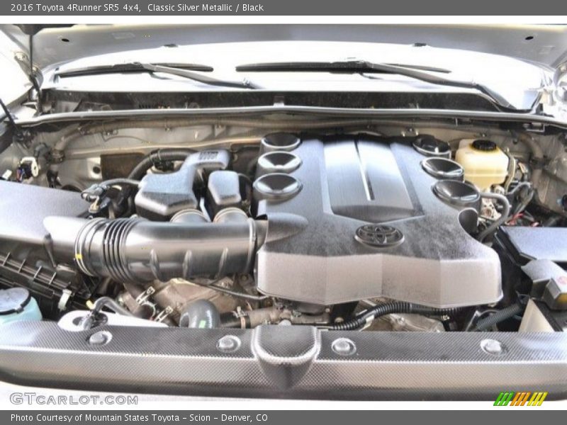 Classic Silver Metallic / Black 2016 Toyota 4Runner SR5 4x4